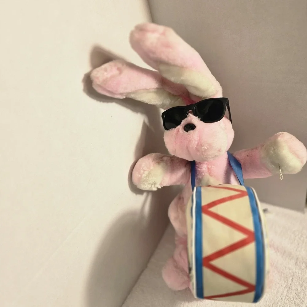 Vintage 1996 Energizer Bunny Plush Eveready Battery Promo – Drum &‎ Shades